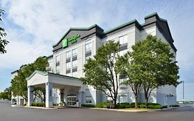 Holiday Inn And Suites Convention Center Overland Park Kansas